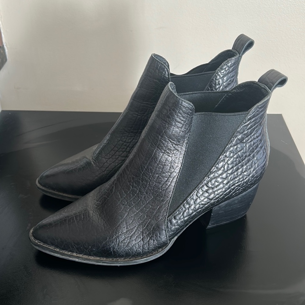 Sol Sana Booties